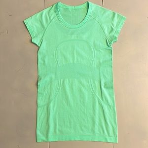 Lululemon’s Swiftly Tech Crew T in lime green (size 6)